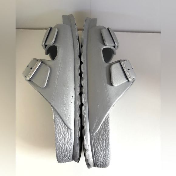 🩶BIRKENSTOCK ARIZONA Metallic Silver Sandals with Buckle Straps Size US6🩶 - Picture 11 of 14